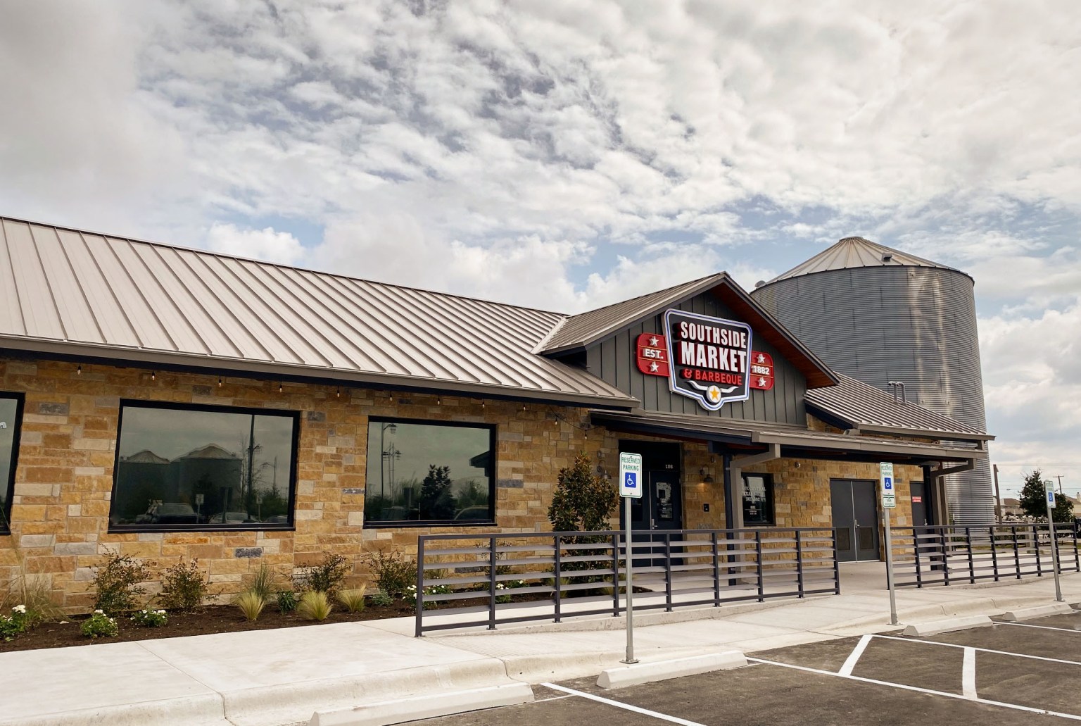 Southside Market and Barbeque Opens Hutto Location